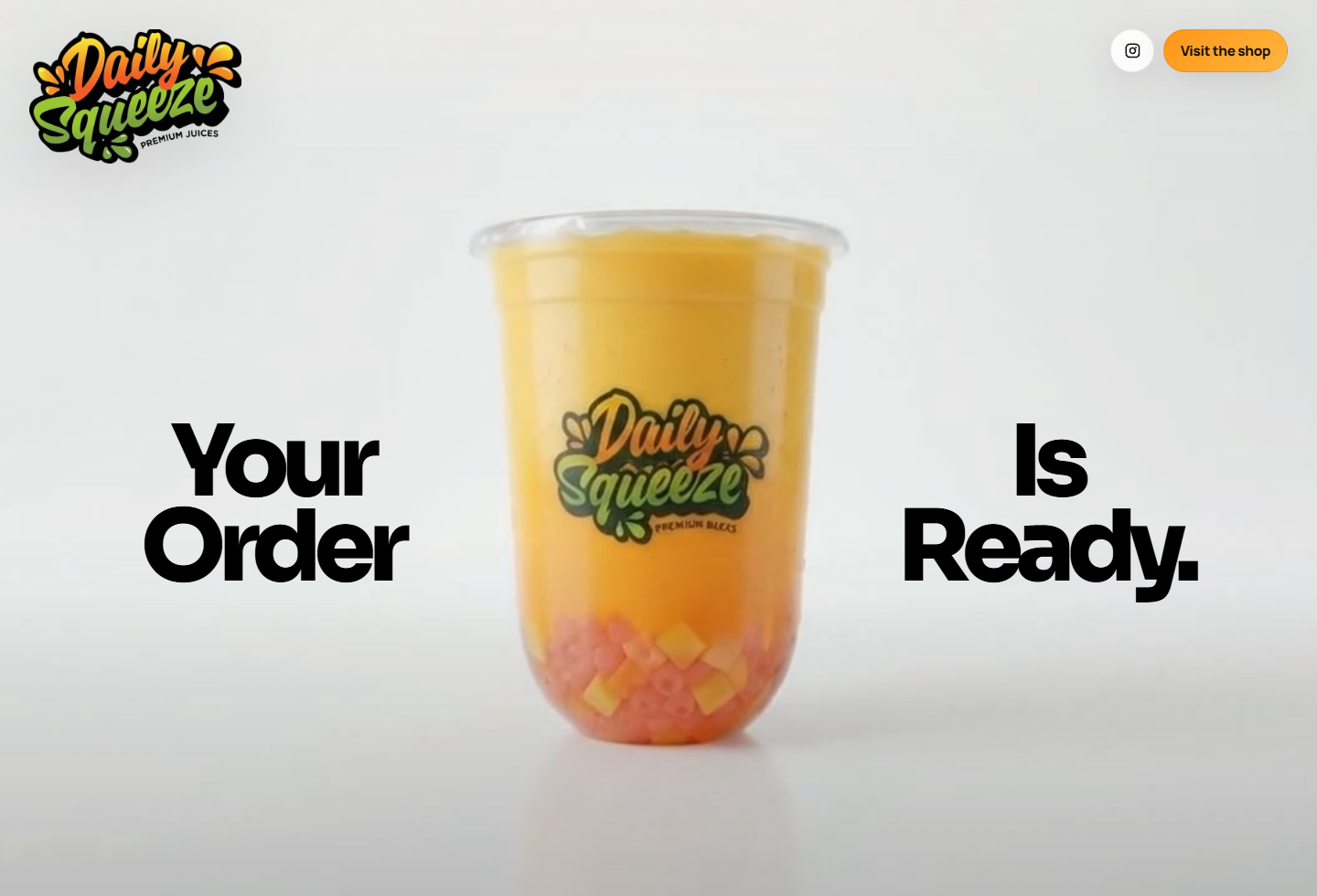 Daily Squeeze immersive juice website with a bright 3D product hero
